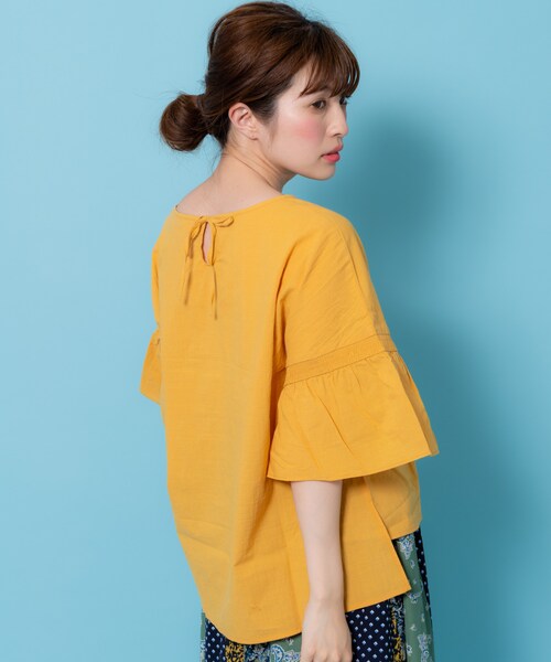 shop DADA（ショップダダ）の「★ｺｯﾄﾝ100％★ｽﾓｯｷﾝｸﾞﾌﾞﾗｳｽ（9S13-6591）（シャツ/ブラウス・レディース・ブルー/イエロー・FREE）」の2枚目の写真