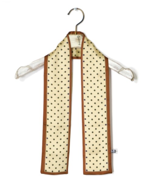 w closet(ダブルクローゼット)の「スカーフ付きウエストタック前開きブラウス(トップス・レディース・モカベージュ/レンガ/キャメル・FREE/M/L)」の12枚目の写真