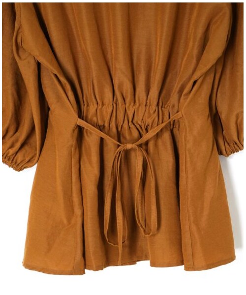 w closet(ダブルクローゼット)の「スカーフ付きウエストタック前開きブラウス(トップス・レディース・モカベージュ/レンガ/キャメル・FREE/M/L)」の11枚目の写真