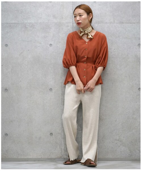 w closet(ダブルクローゼット)の「スカーフ付きウエストタック前開きブラウス(トップス・レディース・モカベージュ/レンガ/キャメル・FREE/M/L)」の19枚目の写真