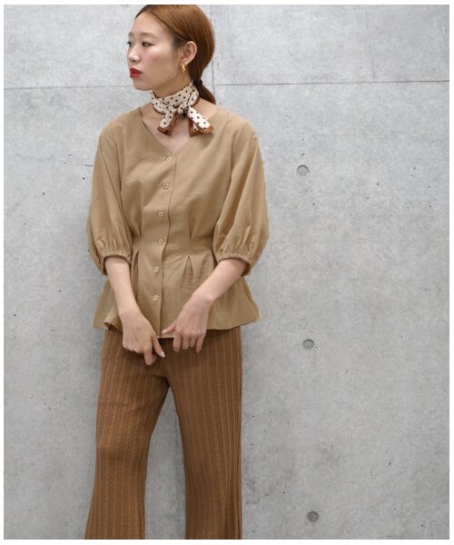 w closet(ダブルクローゼット)の「スカーフ付きウエストタック前開きブラウス(トップス・レディース・モカベージュ/レンガ/キャメル・FREE/M/L)」の18枚目の写真
