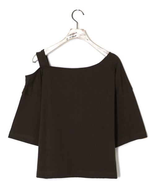 w closet（ダブルクローゼット）の「オフショルショートプルオーバー（トップス・レディース・オフホワイト/Lブラウン/スミクロ・FREE/M/L）」の7枚目の写真