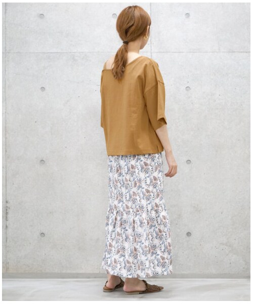 w closet（ダブルクローゼット）の「オフショルショートプルオーバー（トップス・レディース・オフホワイト/Lブラウン/スミクロ・FREE/M/L）」の20枚目の写真