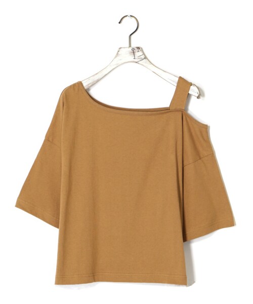 w closet（ダブルクローゼット）の「オフショルショートプルオーバー（トップス・レディース・オフホワイト/Lブラウン/スミクロ・FREE/M/L）」の3枚目の写真