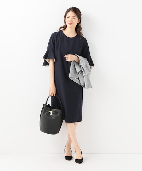 La TOTALITE(ラトータリテ)の「ネイビー(ワンピース/ドレス・ネイビー/フリー/在庫あり)」の3枚目の写真