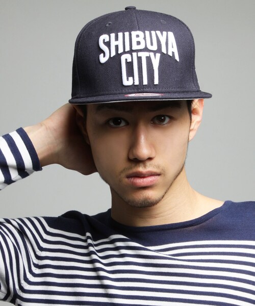 VANQUISH（ヴァンキッシュ）の「[先行予約]NEWERAコラボ SHIBUYA スナップバック[VAC652]（帽子・メンズ・ネイビー・F）」の3枚目の写真