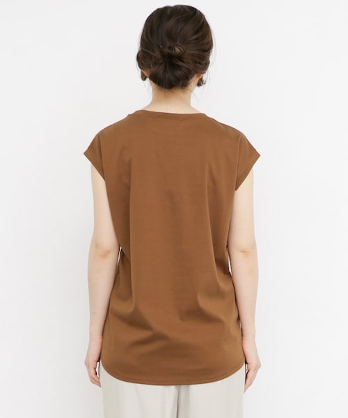 KBF（ケイビーエフ）の「BIGノースリーブTシャツ（トップス・レディース・WHITE/BROWN/BLACK/BLUE×OFF・one）」の7枚目の写真