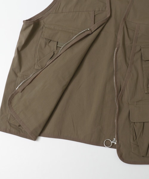 SENSE OF PLACE by URBAN RESEARCH（センスオブプレイスバイアーバンリサーチ）の「マルチポケットベスト（トップス・メンズ・BLACK/KHAKI・FREE）」の10枚目の写真