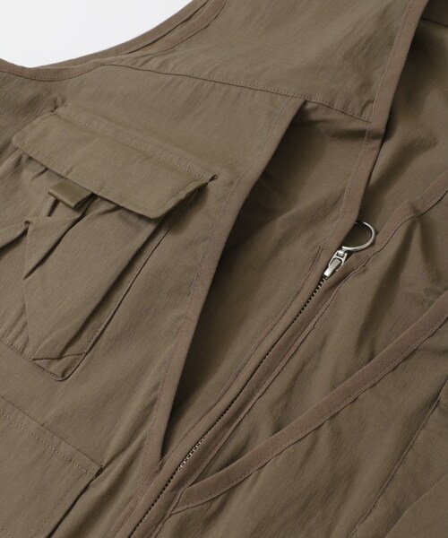 SENSE OF PLACE by URBAN RESEARCH（センスオブプレイスバイアーバンリサーチ）の「マルチポケットベスト（トップス・メンズ・BLACK/KHAKI・FREE）」の9枚目の写真