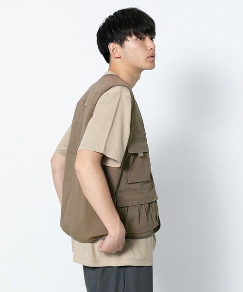 SENSE OF PLACE by URBAN RESEARCH（センスオブプレイスバイアーバンリサーチ）の「マルチポケットベスト（トップス・メンズ・BLACK/KHAKI・FREE）」の4枚目の写真