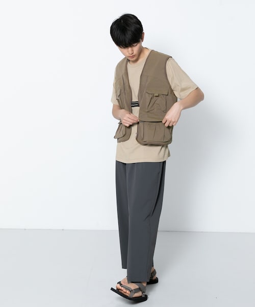 SENSE OF PLACE by URBAN RESEARCH（センスオブプレイスバイアーバンリサーチ）の「マルチポケットベスト（トップス・メンズ・BLACK/KHAKI・FREE）」の5枚目の写真