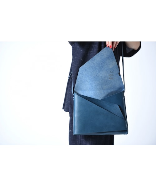 所作（ショサ）の「所作 Shoulder Bag（ショルダーバッグ・レディース・ブラック/ブラウン/ブルー/ベージュ・F）」の4枚目の写真