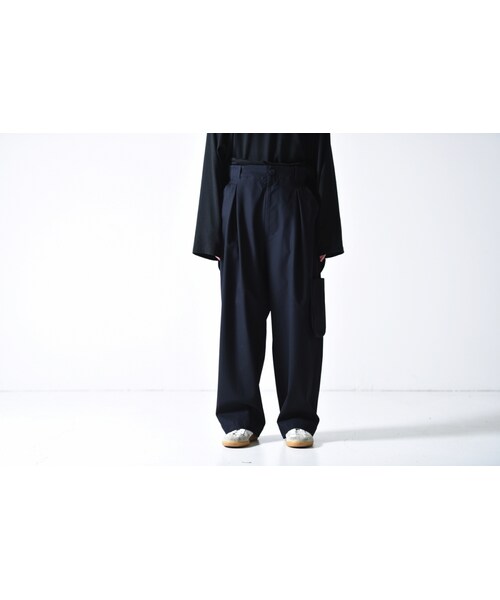 VOAAOV（ヴォアーブ）の「VOAAOV コットンツイルサイドポケットワイドワークパンツ beige（カーゴパンツ・レディース・ベージュ/ブルー・1）」の2枚目の写真