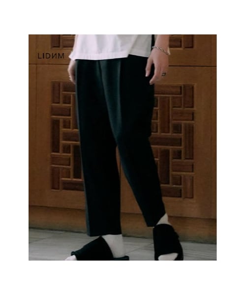 LIDNM(リドム)の「TAPERED ANKLE SLACKS【BLACK】 (スラックス・メンズ・ブラック・S/M/L)」の1枚目の写真