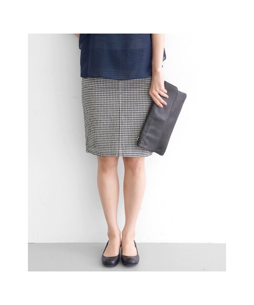 URBAN RESEARCH DOORS(アーバンリサーチドアーズ)の「ギンガムストレッチタイトスカート(スカート・レディース・ブラック/ネイビー・36/38)」の3枚目の写真