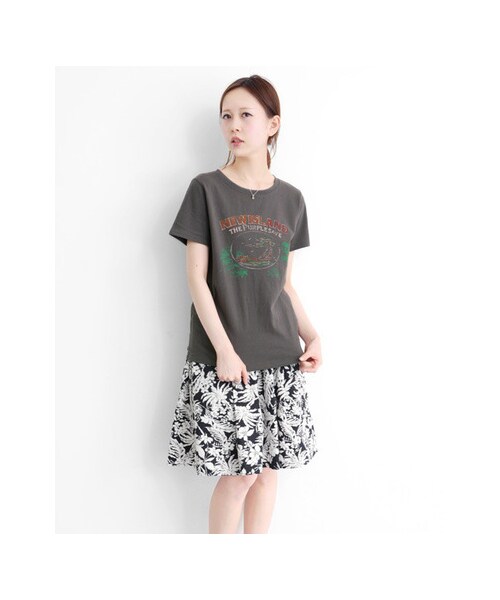 KBF（ケイビーエフ）の「ハワイアン柄フレアスカート（スカート・レディース・ブルー/ブラック/オレンジ・one）」の4枚目の写真