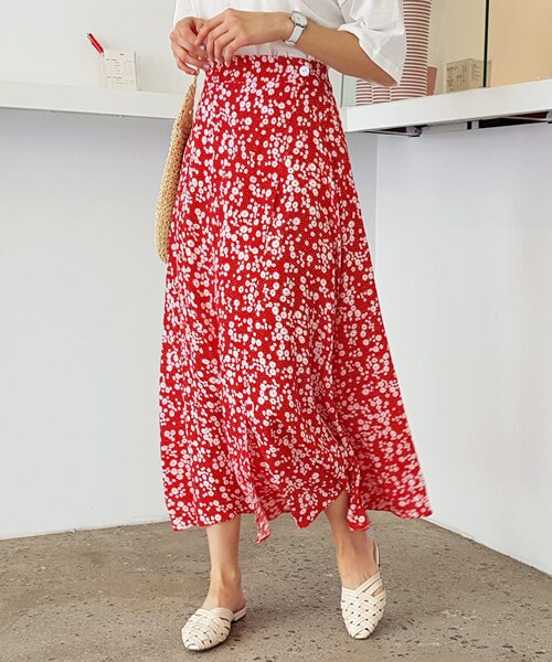 DHOLIC（ディーホリック）の「ラップウエストタイフローラルスカート（スカート・レディース・ブラック/レッド・FREE）」の2枚目の写真