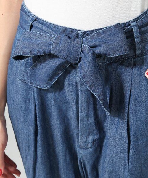 Heather（ヘザー）の「ダブルリボンタックパンツ（パンツ・レディース・ブルー・Ｓ/Ｍ）」の4枚目の写真