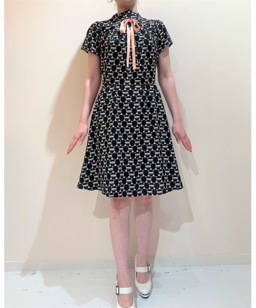 starblinc M 幾何学模様 ノースリーブワンピース サテンノースリーブ