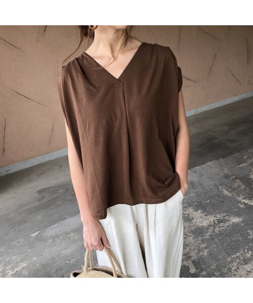 copine（コピン）の「着回し力抜群！シンプルタック入りフレンチスリーブトップス(5color)【クリックポスト対象商品】（Tシャツ/カットソー・レディース・その他）」の5枚目の写真