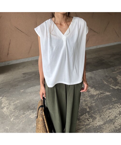 copine（コピン）の「着回し力抜群！シンプルタック入りフレンチスリーブトップス(5color)【クリックポスト対象商品】（Tシャツ/カットソー・レディース・その他）」の2枚目の写真