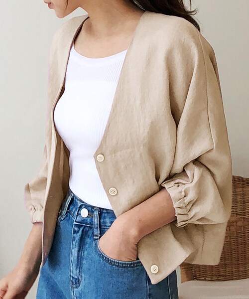 DHOLIC（ディーホリック）の「Vネックボタンカーディガン（カーディガン/ボレロ・レディース・ホワイト/ベージュ/ブルー/パープル・FREE）」の2枚目の写真