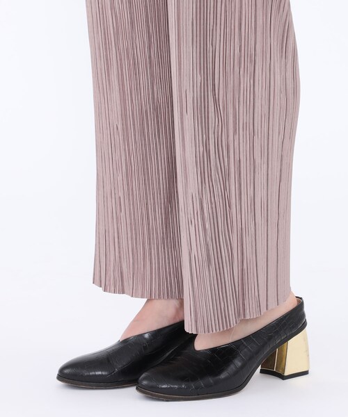 AKTE(アクテ)の「別注マイクロプリーツパンツ(パンツ・レディース・BLACK/BEIGE・FREE/MODEL:174cm SIZE:FREE)」の10枚目の写真