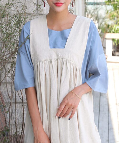 DHOLIC（ディーホリック）の「タックハーフスリーブラウンドブラウス（シャツ/ブラウス・レディース・ベージュ/ブルー/ブラック/ホワイト/イエロー・FREE）」の4枚目の写真