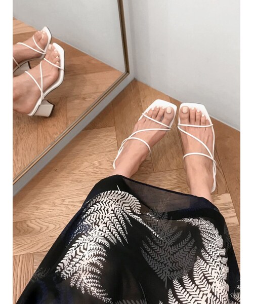 SAPPUN（サプン）の「Tarnie（サンダル・レディース・Black/Yellow/White・22.5-25.0cm）」の2枚目の写真