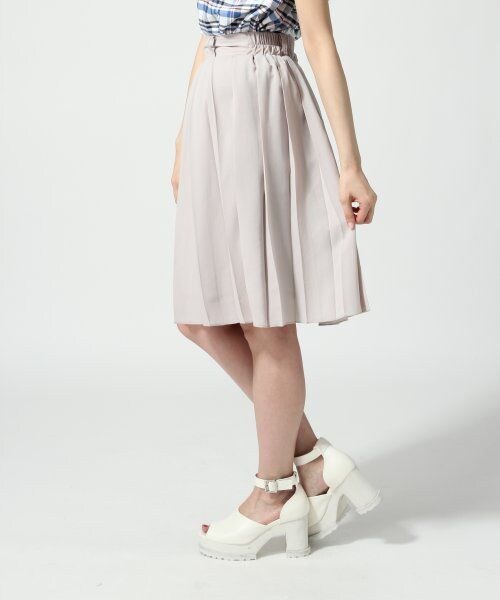 JEANASIS（ジーナシス）の「シフォンプリーツミディスカート（スカート・レディース・アイボリー/ブラック/ライトグレー・FREE）」の4枚目の写真