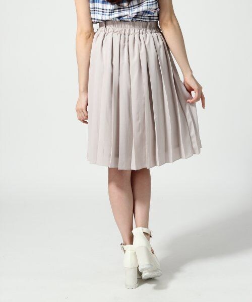 JEANASIS（ジーナシス）の「シフォンプリーツミディスカート（スカート・レディース・アイボリー/ブラック/ライトグレー・FREE）」の5枚目の写真