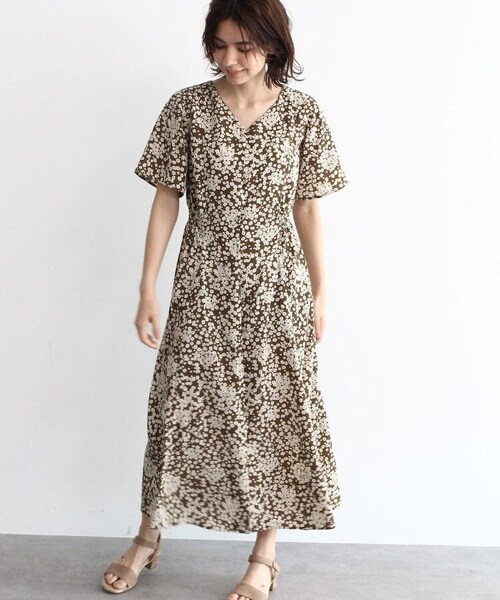 OZOC（オゾック）の「[洗える]花柄Vネックフレアワンピース（ワンピース/ドレス・レディース・ブラック(119)/ダークブラウン(143)/ボルドー(164)/カーキ(127)・38(M)/40(L)）」の5枚目の写真