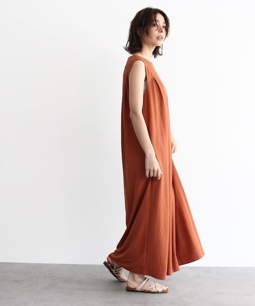 OZOC（オゾック）の「[洗える・26(S)/52(LL)WEB限定サイズ]ノースリーブマキシワンピース（ワンピース/ドレス・レディース・ブラック(019)/カーキ(027)/ナチュラル(050)/ダークオレンジ(068)・26(S)/38(M)/40(L)/52(LL)）」の6枚目の写真