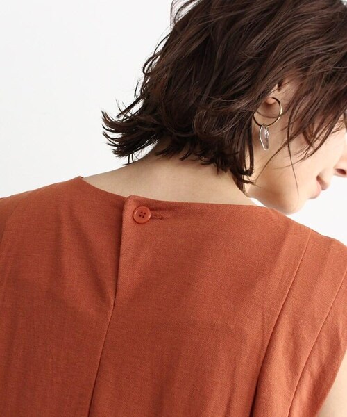 OZOC（オゾック）の「[洗える・26(S)/52(LL)WEB限定サイズ]ノースリーブマキシワンピース（ワンピース/ドレス・レディース・ブラック(019)/カーキ(027)/ナチュラル(050)/ダークオレンジ(068)・26(S)/38(M)/40(L)/52(LL)）」の10枚目の写真