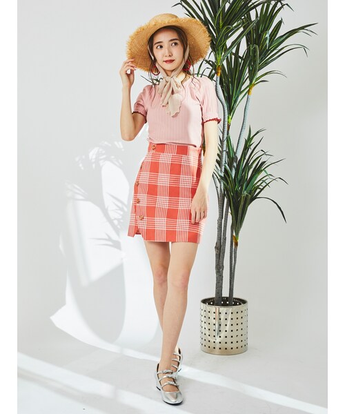 TITTY&CO.(ティティーアンドコー)の「リブフリルカットトップス(トップス・レディース・オフホワイト/ライトブルー/ピンク・F)」の6枚目の写真