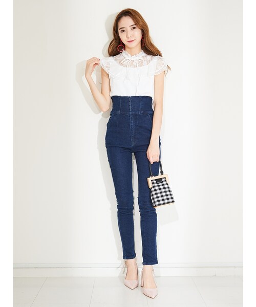 TITTY&CO.(ティティーアンドコー)の「デコルテレースリボンブラウス(トップス・レディース・オフホワイト/ブルー/ピンク・F)」の11枚目の写真