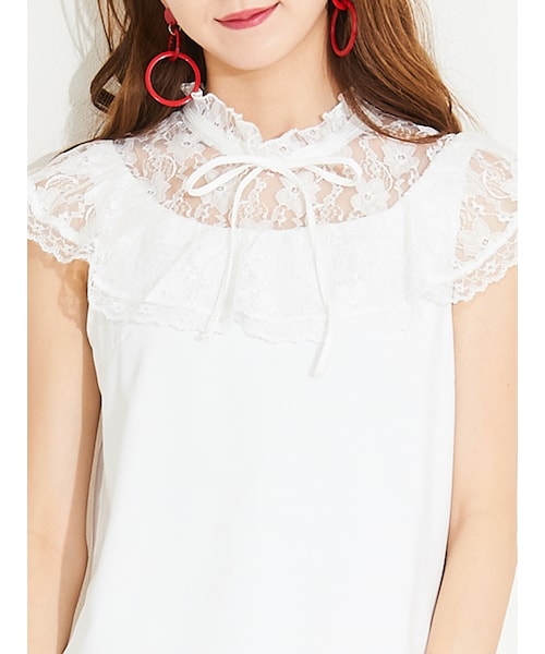 TITTY&CO.(ティティーアンドコー)の「デコルテレースリボンブラウス(トップス・レディース・オフホワイト/ブルー/ピンク・F)」の4枚目の写真