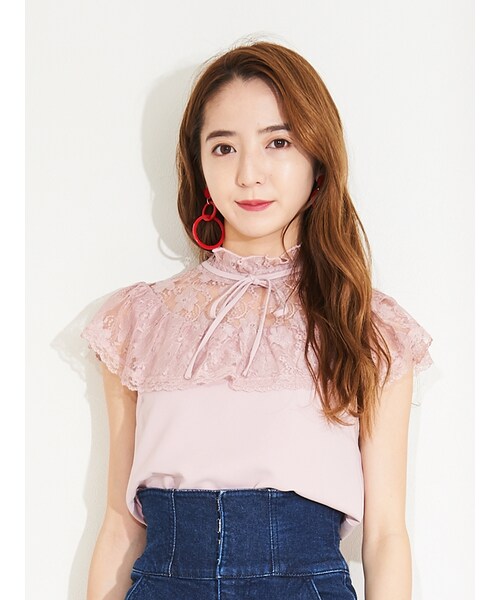 TITTY&CO.(ティティーアンドコー)の「デコルテレースリボンブラウス(トップス・レディース・オフホワイト/ブルー/ピンク・F)」の16枚目の写真