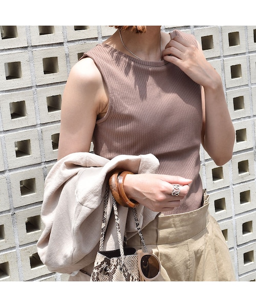 no brand(ノーブランド)の「バックオープンリブタンク(パット付き)(タンクトップ・レディース・その他)」の3枚目の写真