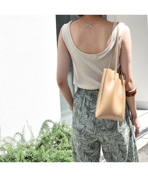 no brand(ノーブランド)の「バックオープンリブタンク(パット付き)(タンクトップ・レディース・その他)」の1枚目の写真