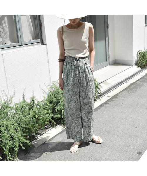 no brand(ノーブランド)の「バックオープンリブタンク(パット付き)(タンクトップ・レディース・その他)」の2枚目の写真