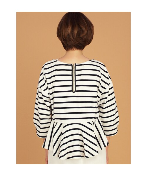 w closet（ダブルクローゼット）の「後ろファスナーワイドぺプラムプルオーバー（トップス・レディース・オフホワイト/イエロー/ネイビー/オフホワイト×レッド/オフホワイト×ネイビー/ブラック×オフホワイト・FREE）」の9枚目の写真