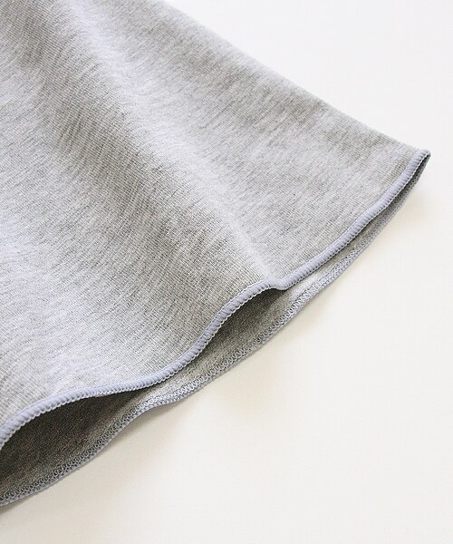 Hamble by Par Avion（ハンブルバイパラビオン）の「刺繍フレア袖Tシャツ（トップス・レディース・グレー/ネイビー/オフホワイト・ワンサイズ）」の7枚目の写真