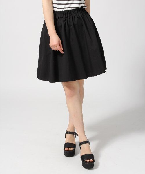 LOWRYS FARM（ローリーズファーム）の「ウエストギャザーボリュームスカート（スカート・レディース・オフ/ブラック/ネイビー・Ｆ）」の2枚目の写真
