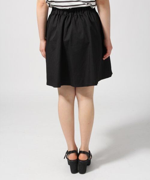 LOWRYS FARM（ローリーズファーム）の「ウエストギャザーボリュームスカート（スカート・レディース・オフ/ブラック/ネイビー・Ｆ）」の5枚目の写真