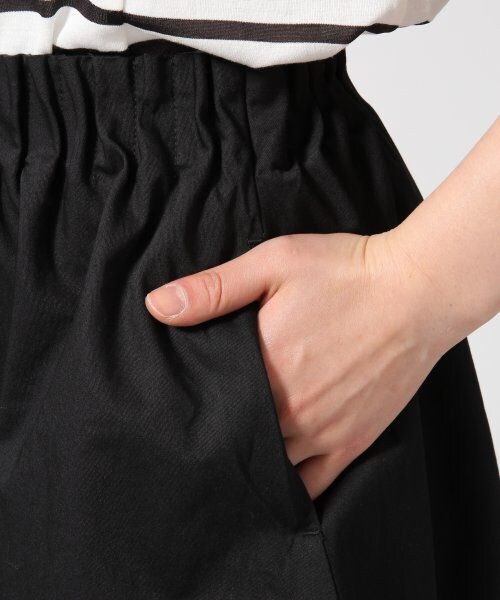 LOWRYS FARM（ローリーズファーム）の「ウエストギャザーボリュームスカート（スカート・レディース・オフ/ブラック/ネイビー・Ｆ）」の7枚目の写真