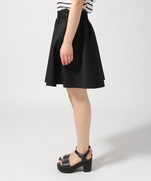LOWRYS FARM（ローリーズファーム）の「ウエストギャザーボリュームスカート（スカート・レディース・オフ/ブラック/ネイビー・Ｆ）」の4枚目の写真
