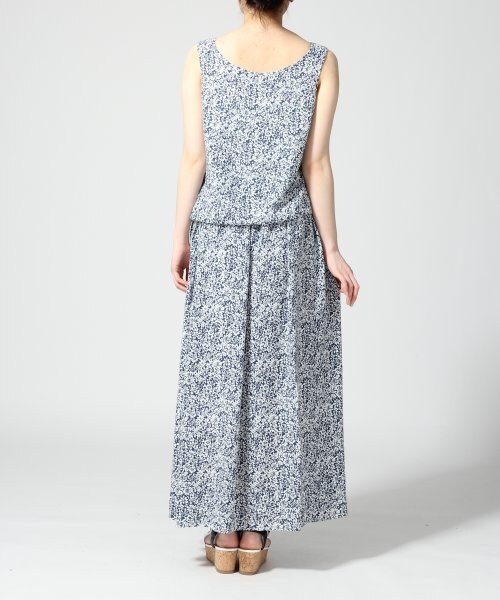 LEPSIM(レプシィム)の「セットアップマキシハナガラワンピース(ワンピース/ドレス・レディース・オフ×ネイビー/ブラウン×ネイビー/グリーン×ブラック・FREE SIZE)」の5枚目の写真