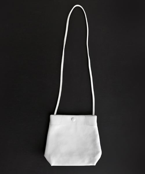 DHOLIC（ディーホリック）の「スクエアミニショルダーバッグ（ショルダーバッグ・レディース・ブラック/ベージュ/ホワイト/グリーン・FREE）」の2枚目の写真