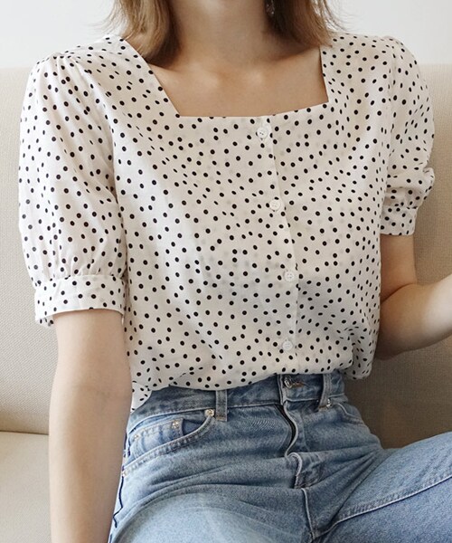 DHOLIC（ディーホリック）の「スクエアネックボタンドットブラウス（シャツ/ブラウス・レディース・オレンジ/ホワイト・FREE）」の2枚目の写真